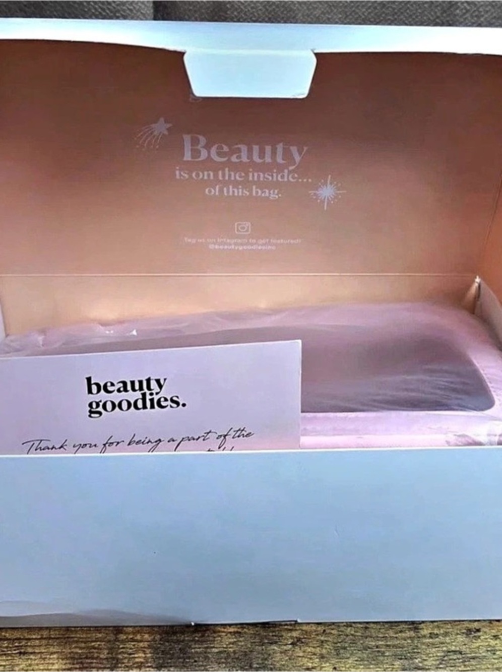 beauty goodies Pink Cosmetic Case NWT 💕 🫧